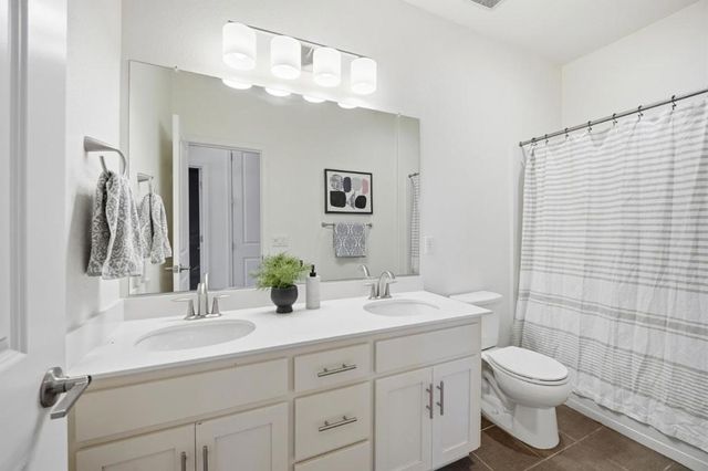 176 E Main Avenue, Morgan Hill, CA 95037