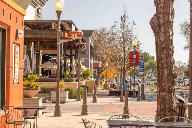 176 E Main Avenue, Morgan Hill, CA 95037