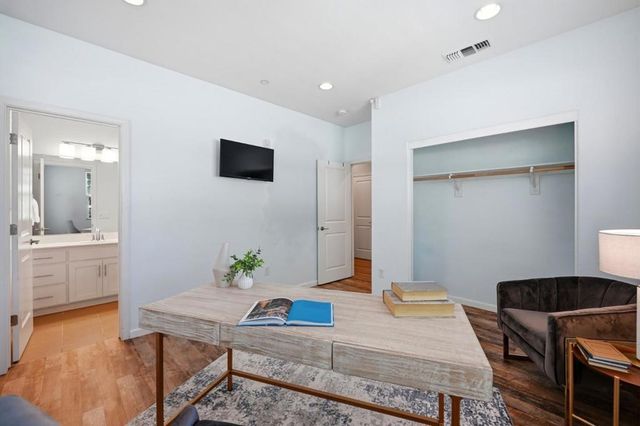 176 E Main Avenue, Morgan Hill, CA 95037
