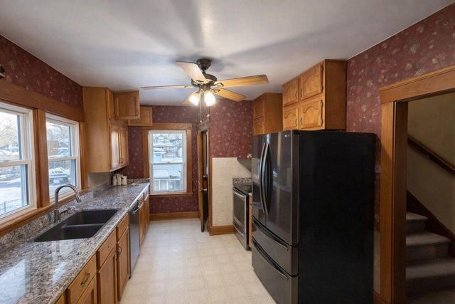 2215 W High STREET, Racine, WI 53404