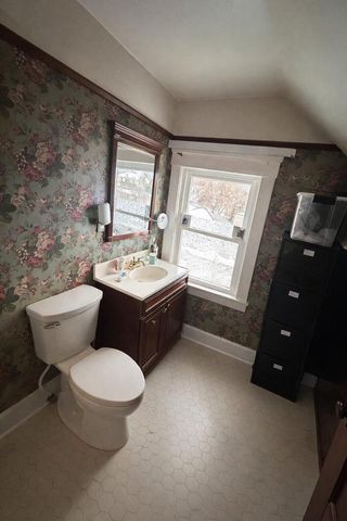 2215 W High STREET, Racine, WI 53404