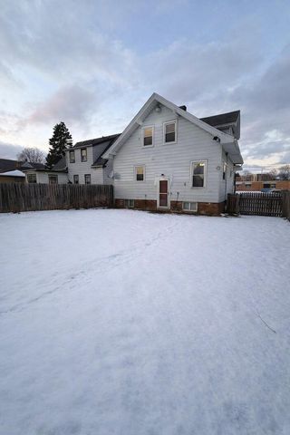 2215 W High STREET, Racine, WI 53404