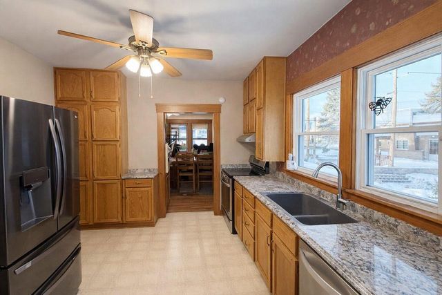 2215 W High STREET, Racine, WI 53404