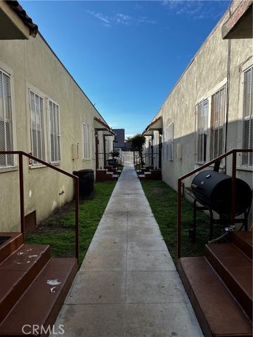 4518 S Normandie Avenue, Los Angeles, CA 90037