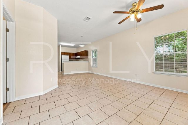 2908 Whisper Oaks Ln B, Georgetown, TX 78628