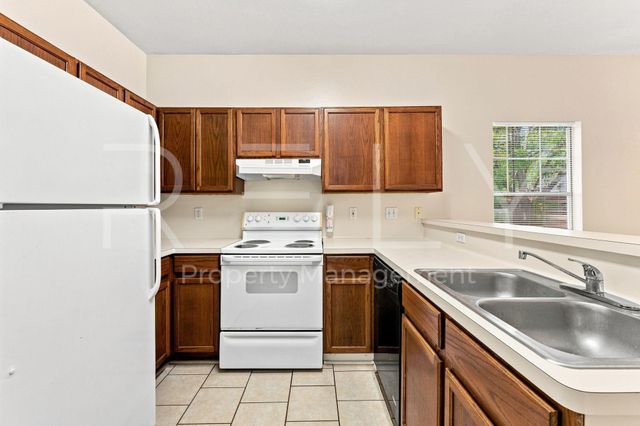 2908 Whisper Oaks Ln B, Georgetown, TX 78628