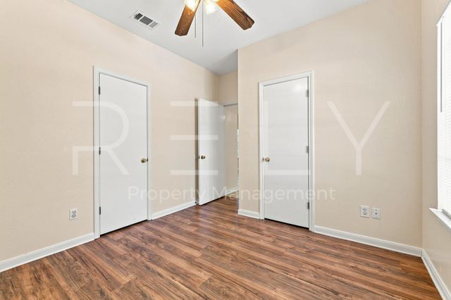 2908 Whisper Oaks Ln B, Georgetown, TX 78628