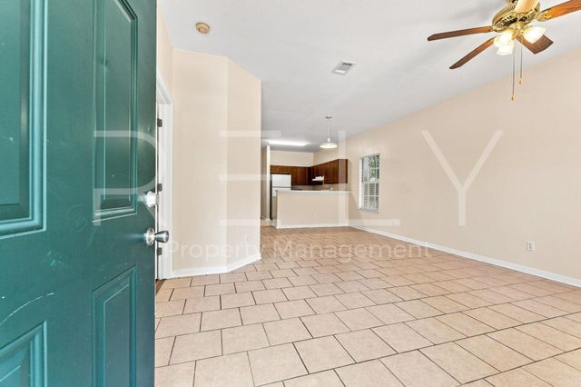 2908 Whisper Oaks Ln B, Georgetown, TX 78628