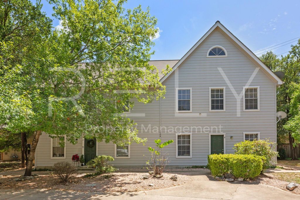 2908 Whisper Oaks Ln B, Georgetown, TX 78628