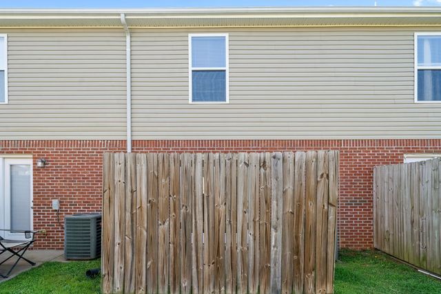 125 Coyote Ct Apt 5, Clarksville, TN 37043