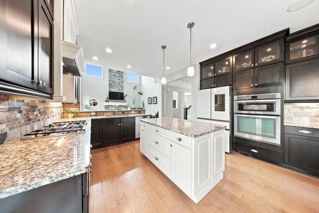 3613 Windmill Curve, Woodbury, MN 55129