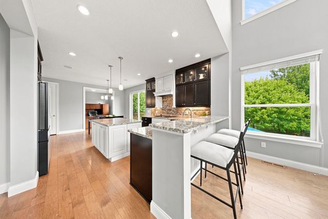 3613 Windmill Curve, Woodbury, MN 55129