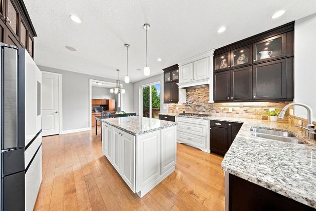 3613 Windmill Curve, Woodbury, MN 55129