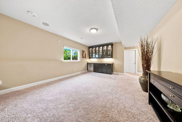 3613 Windmill Curve, Woodbury, MN 55129