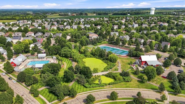 3613 Windmill Curve, Woodbury, MN 55129