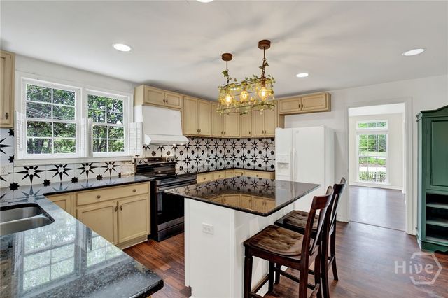 900 Garrison Street, Pembroke, GA 31321