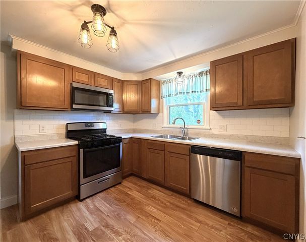 420 Richfield Boulevard, Salina, NY 13211