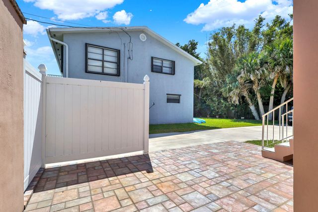 1819 Melaleuca Drive A And B, Fort Pierce, FL 34949