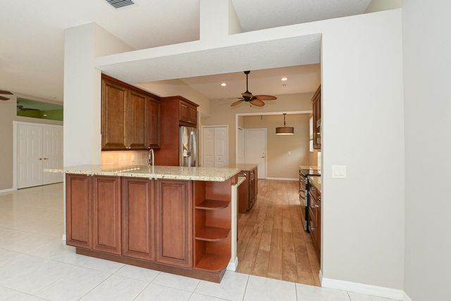 614 NW Monticello Place, Port St Lucie, FL 34986