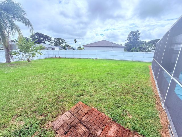 302 SW Whitmore Drive, Port St Lucie, FL 34984