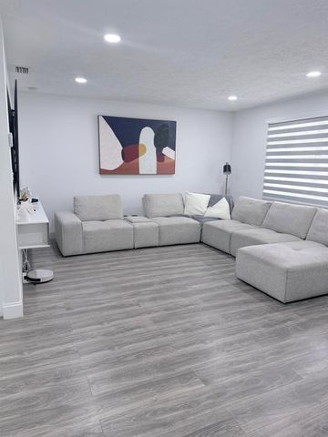 302 SW Whitmore Drive, Port St Lucie, FL 34984