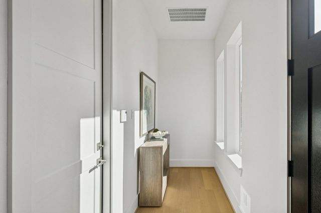 1403 W 21st St C, Houston, TX 77008