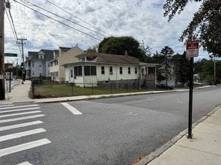 972 Bridge, Lowell, MA 01850