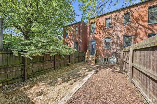 2140 Nebraska Avenue, St Louis, MO 63104
