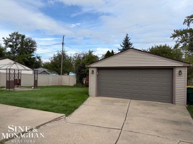 2331 Parliament Drive, Sterling Heights, MI 48310
