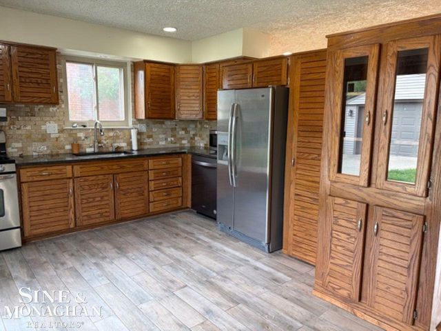 2331 Parliament Drive, Sterling Heights, MI 48310