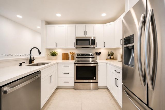 4952 SW 32nd Avenue 140, Dania Beach, FL 33312