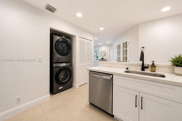 4952 SW 32nd Avenue 140, Dania Beach, FL 33312