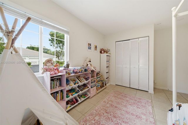 4952 SW 32nd Avenue 140, Dania Beach, FL 33312