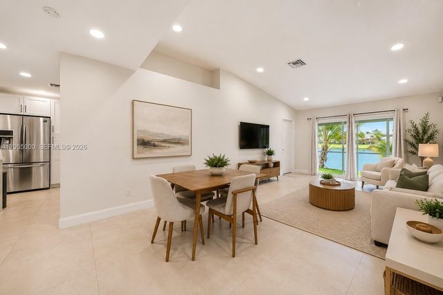 4952 SW 32nd Avenue 140, Dania Beach, FL 33312
