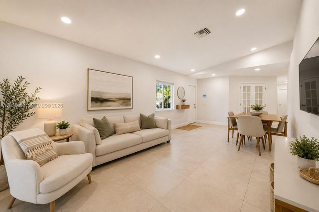 4952 SW 32nd Avenue 140, Dania Beach, FL 33312