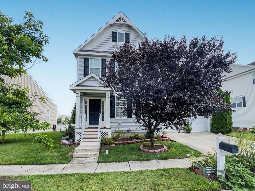 8413 STANSBURY LAKE DR, Baltimore, MD 21222