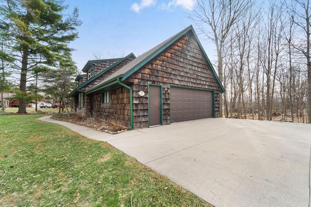 1157 Forest COURT, Hubertus, WI 53033