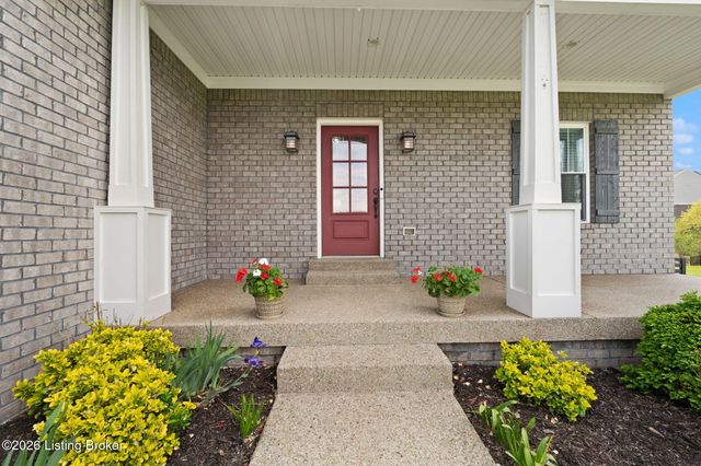 1211 Summit Parks Dr, La Grange, KY 40031