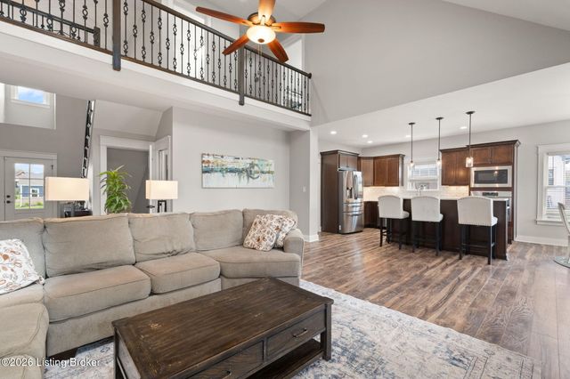 1211 Summit Parks Dr, La Grange, KY 40031