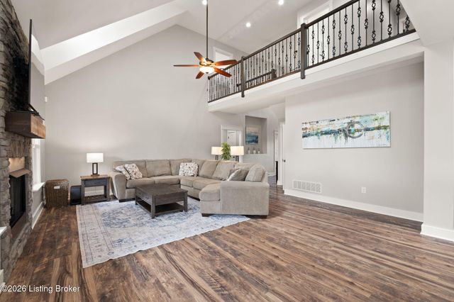 1211 Summit Parks Dr, La Grange, KY 40031