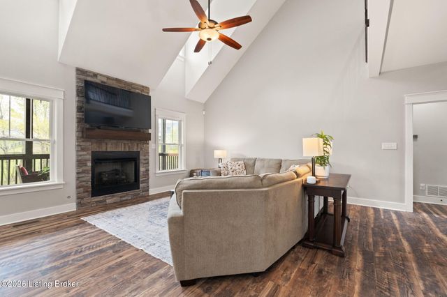 1211 Summit Parks Dr, La Grange, KY 40031