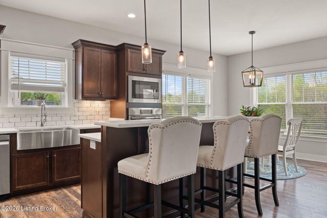 1211 Summit Parks Dr, La Grange, KY 40031