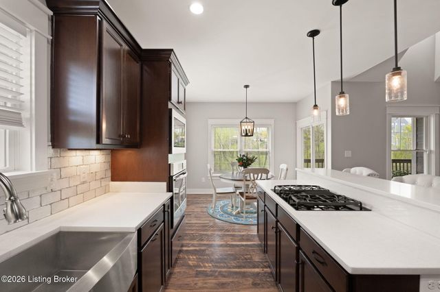 1211 Summit Parks Dr, La Grange, KY 40031