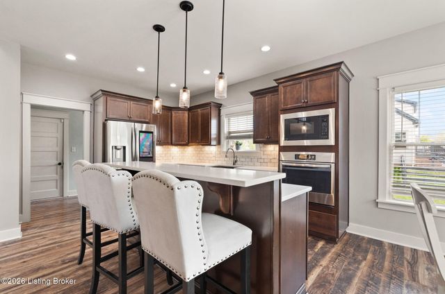 1211 Summit Parks Dr, La Grange, KY 40031
