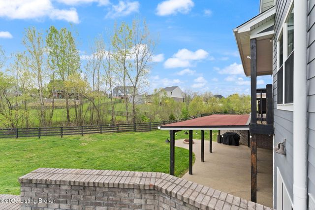 1211 Summit Parks Dr, La Grange, KY 40031