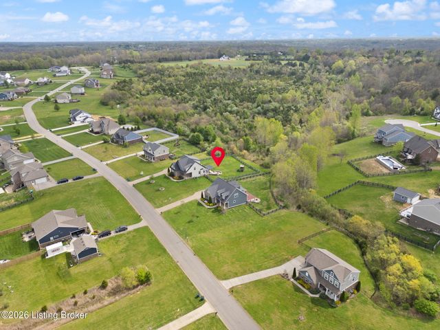 1211 Summit Parks Dr, La Grange, KY 40031