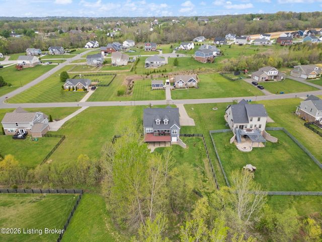 1211 Summit Parks Dr, La Grange, KY 40031