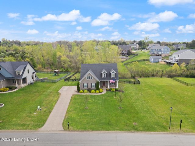 1211 Summit Parks Dr, La Grange, KY 40031