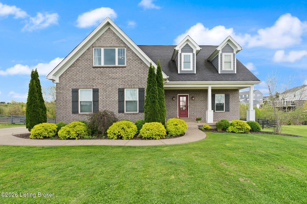 1211 Summit Parks Dr, La Grange, KY 40031