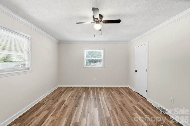 213 Lakeview Drive, Harrisburg, NC 28075